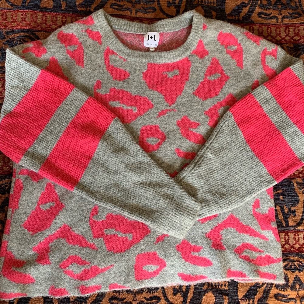 Leopard pink and grey sweater